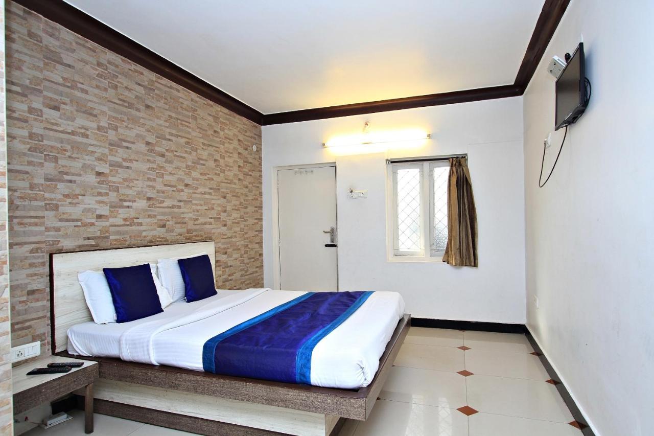 Hotel Pratham International Ooty Kültér fotó