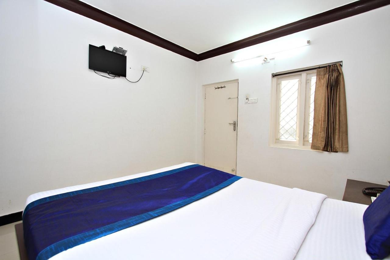 Hotel Pratham International Ooty Kültér fotó